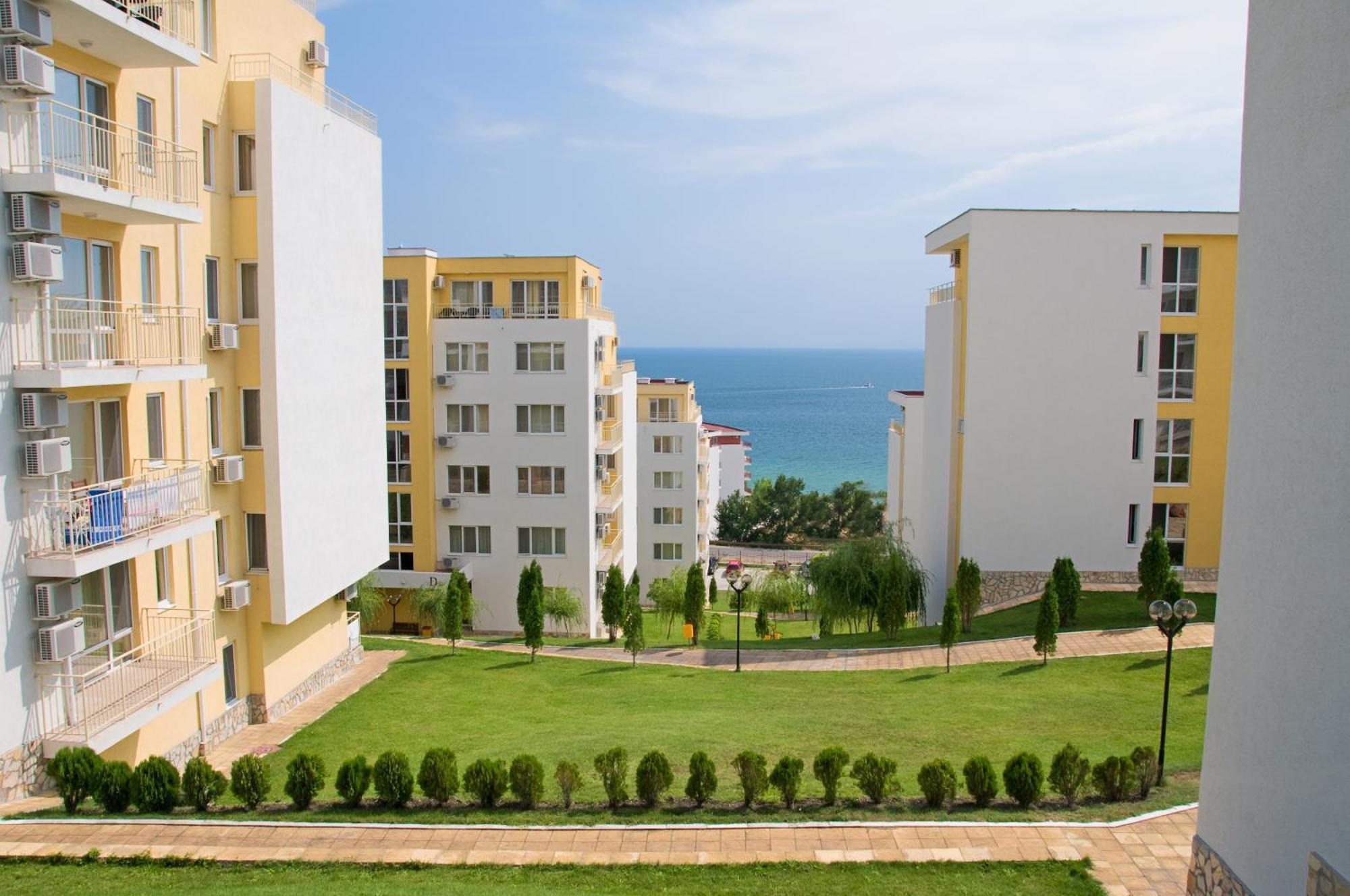 Crown And Imperial Apartments Sveti Vlas Exterior photo