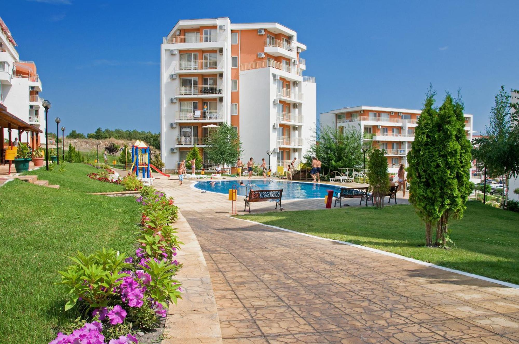 Crown And Imperial Apartments Sveti Vlas Exterior photo